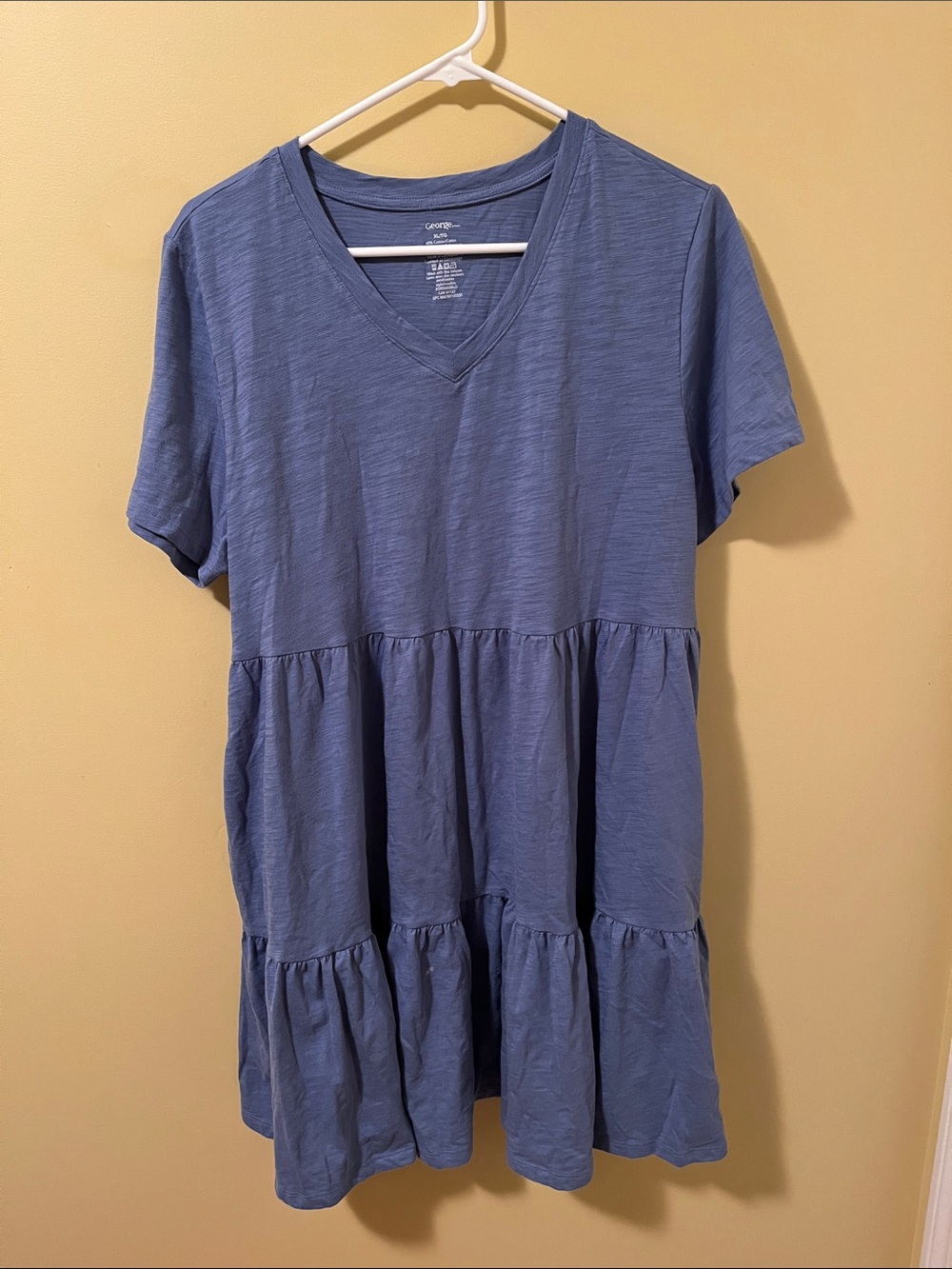 Cornflower light Blue V-Neck Tiered Short-Sleeve t-shirt Dress. XL. PTP 21